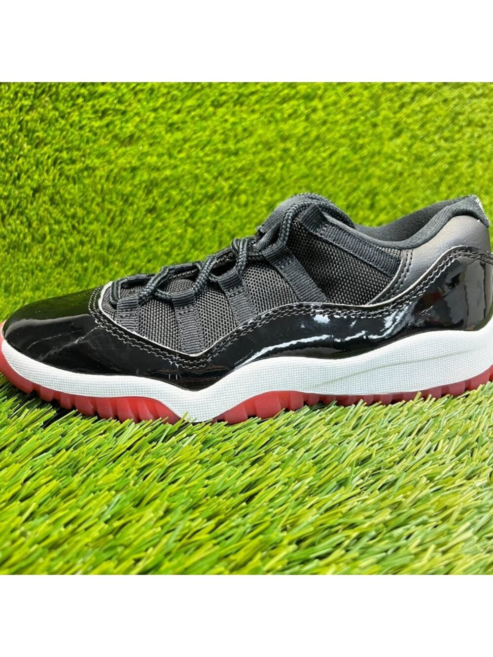Nike Air Jordan 11 Retro Boys Size 3Y Black Athletic Basketball Shoes Sneakers - Picture 4 of 11